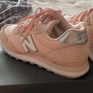 New Balance Women’s Classic Pale Peach/Silver 7